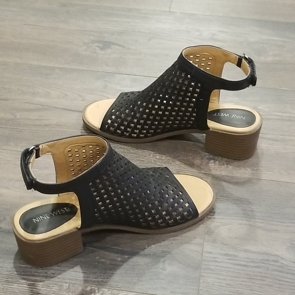 Black Kariana sandals, Nine West - Picture 3 of 4